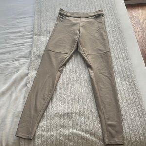 Alo yoga legging, size small